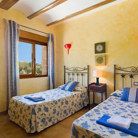 3382 Cambra Villa *